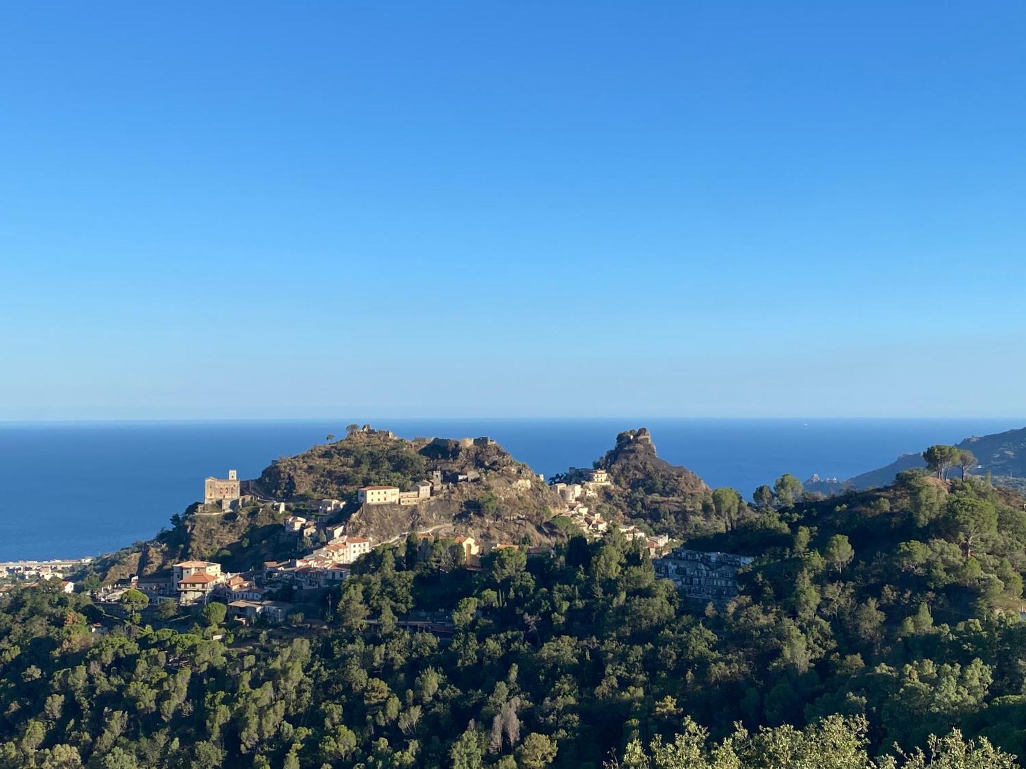 B&B Il Padrino Savoca Luaran gambar